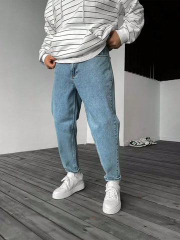 Men Slant Pocket Tapered Jeans Light Wash