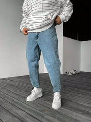 Men Slant Pocket Tapered Jeans Light Wash